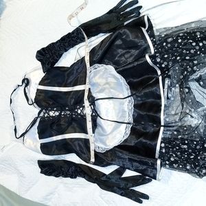 Maid outfit, Medium